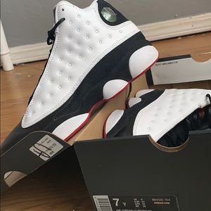 COPY - Selling the air Jordan 13 retro bg in a si…
